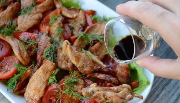 Рецепт теплого салата с курицей 