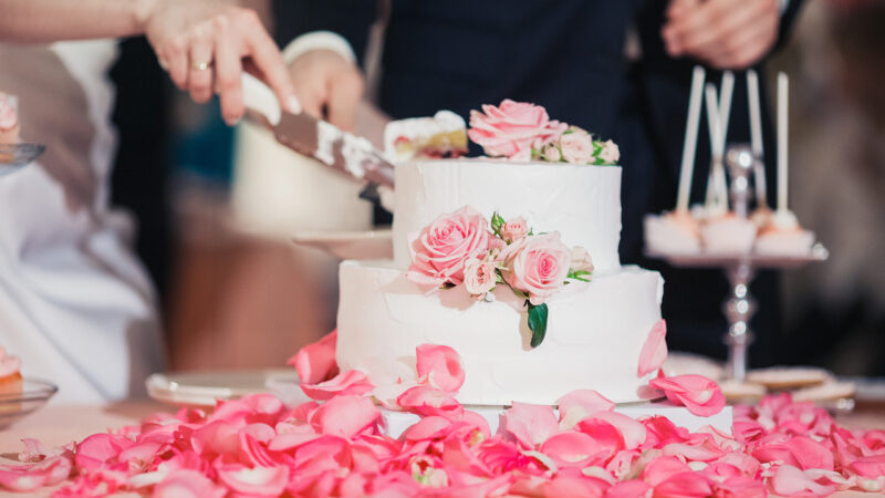 Как выбрать идеальный свадебный торт?