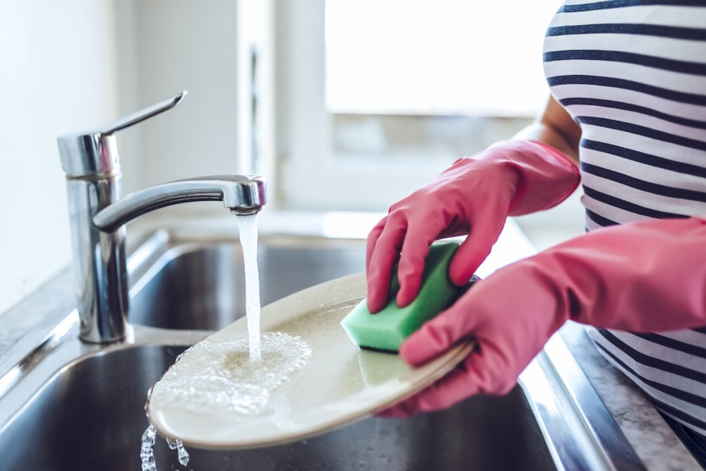 Особенности жидких средств для мытья посуды