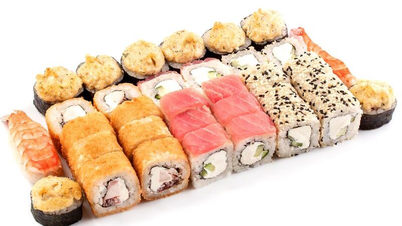 Где можно заказать суши и роллы по акции в Сарапуле? Макароллыч