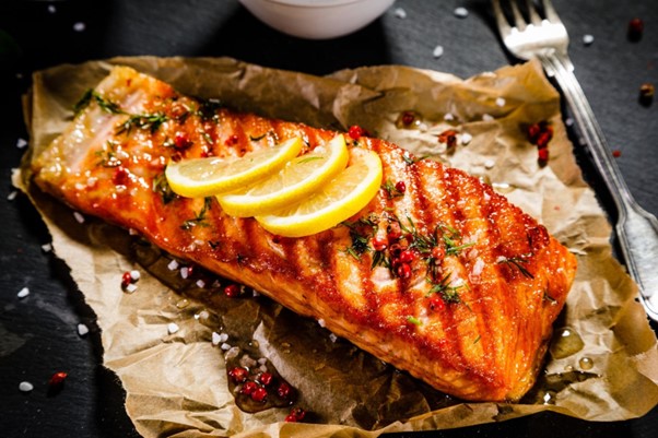 Вкусно, полезно и необычно: два блюда из лосося