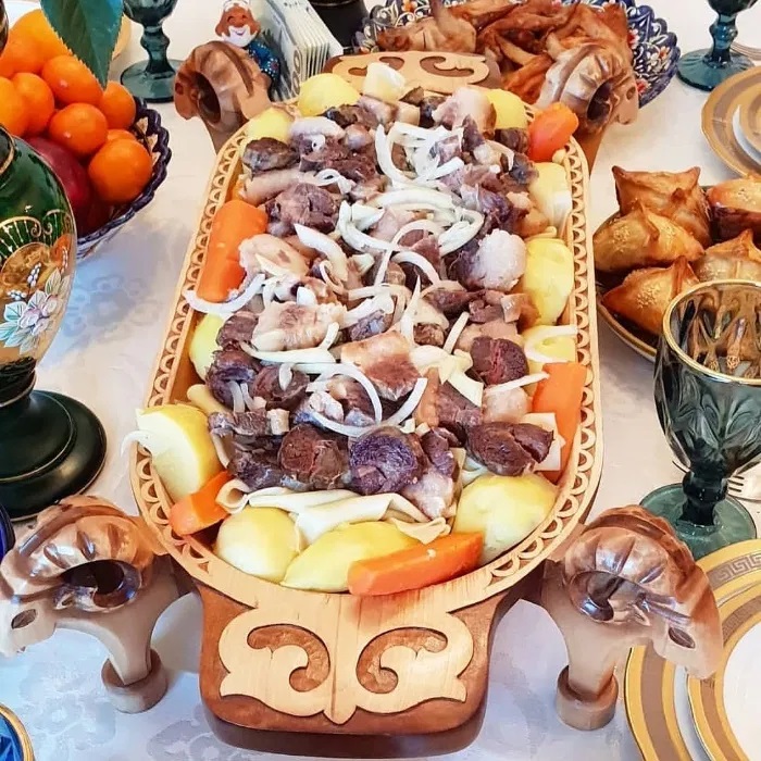 Астау для бешбармака: казахская традиция на вашем столе
